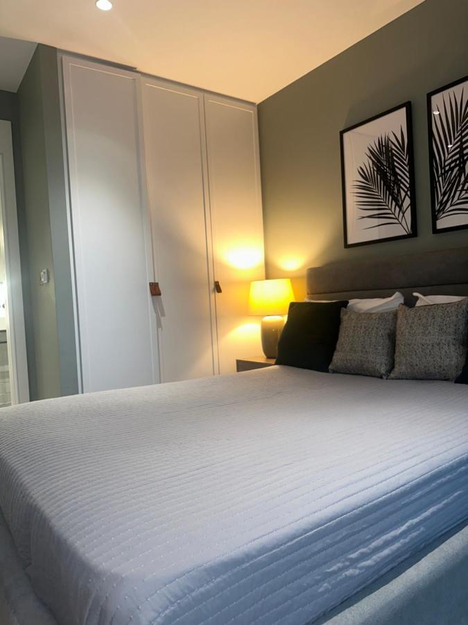 Godson Luxury One Bed * London