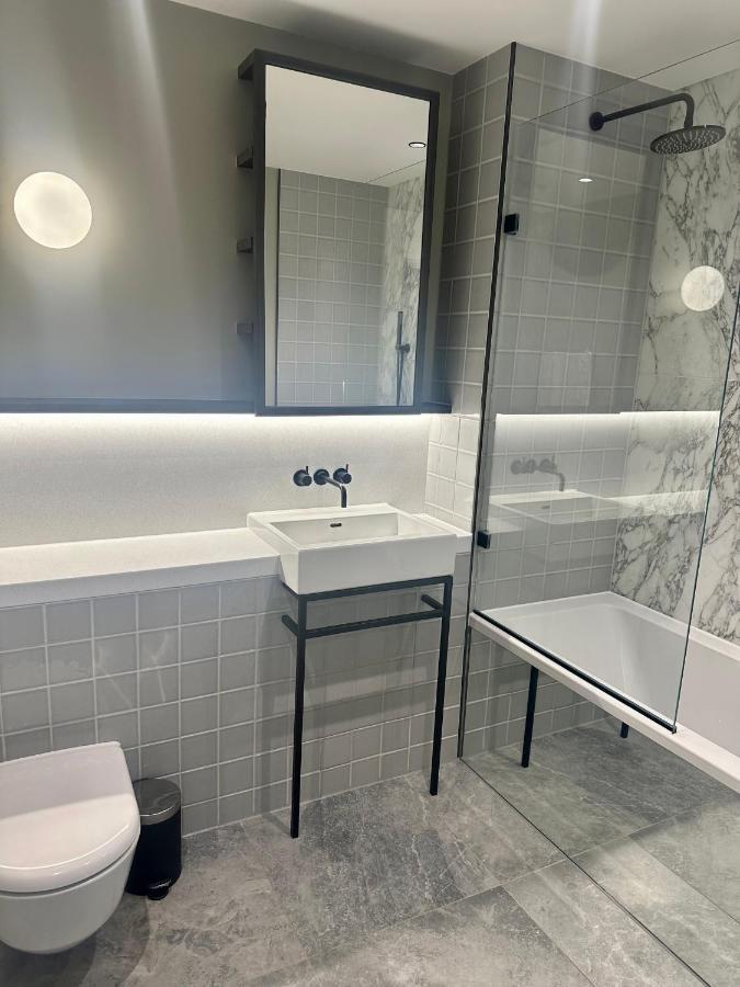 Godson Luxury One Bed